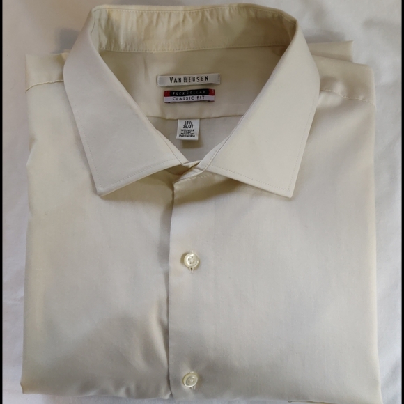 Van Heusen Flex Collar Classic Fit Dress Shirt - Picture 1 of 6